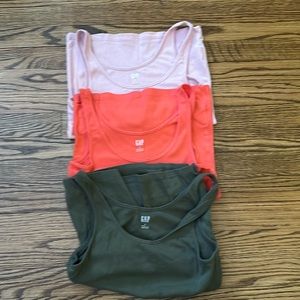 Gap tanks/size small